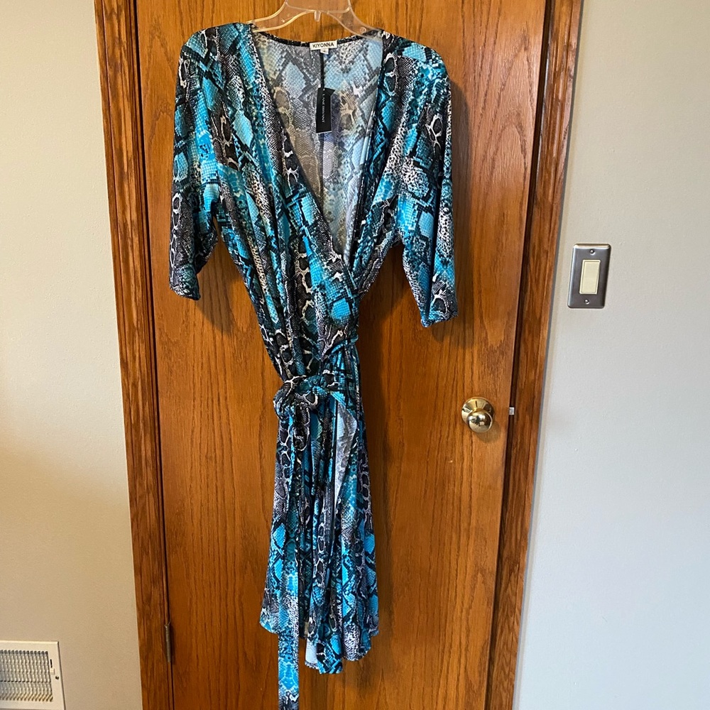 Kiyonna size 2 plus size (18/20) midi wrap dress NWT